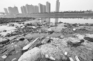 洗衣水、餐飲水、養(yǎng)殖尾水、泥漿水、醫(yī)療污泥…… 新版“水條例”“嚴(yán)管”這些污水